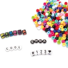 PlayBox: Bunte und buchstabenförmige 1000-teilige auffädelbare Perlen-Set in einer Box Bild 2