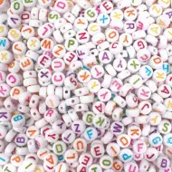 PlayBox: Weißes rundes Buchstabenperlen-Set, 750 Stück
