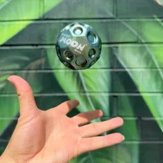 Waboba: Metallic Moon Hüpfball in verschiedenen Ausführungen Bild 3