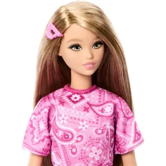 Barbie: Fashionista Freundinnen stilvolle Modepuppe in rosa Tuchmusterkleid - Mattel Bild 3