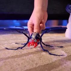 Hex Bots: Skitter Bot interaktiver Roboter-Spinne – blau-rot - Spin Master Bild 3