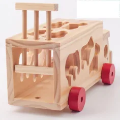 Holzform-Sortier-LKW mit Tieren Bild 3