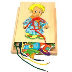 Jungen Anziehspielzeug mit Schnürsenkeln