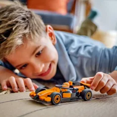 LEGO® City: F1®-Pilot mit McLaren-Rennwagen (60442) Bild 4