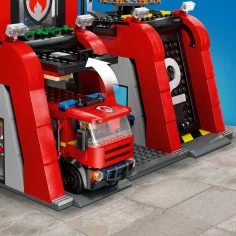 LEGO® City: Feuerwehrstation und Feuerwehrwagen (60414) Bild 3
