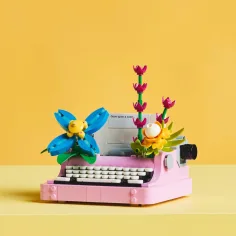 LEGO® Creator: Schreibmaschine mit Blumen (31169) Bild 4