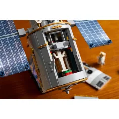 LEGO® Icons: Hubble-Weltraumteleskop (11383) Bild 16