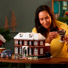 LEGO® Ideas: Kevin - Allein zu Haus (21330) Bild 6
