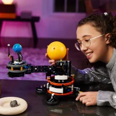 LEGO® Technic: Die Erde und der Mond in Bewegung (42179) Bild 4