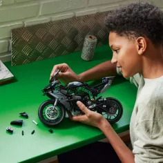LEGO® Technic: Kawasaki Ninja H2R Motorrad (42170) Bild 5