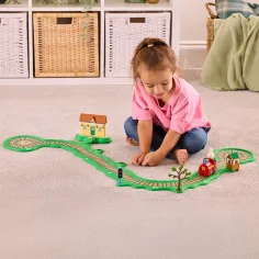 Peppa Wutz Whizz-Around Hase Rebekka mit rotem Zug Spielset Bild 4