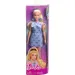 Barbie: Stilvolle Fashionista Blondine in einem blauen Kleid mit Fliegenmuster – Mattel