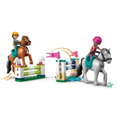 LEGO® Friends: Reiterhof und Reitschule (42688) Bild 4